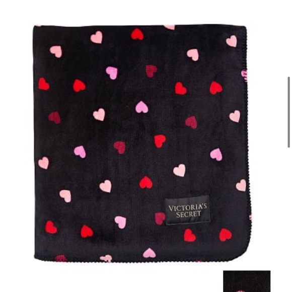 Victoria's Secret Other - Victoria’s Secret Cozy Plush Fleece Heart Blanket